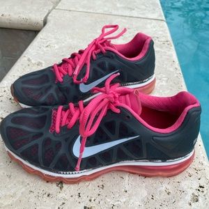 Nike AirMax women’s size 9